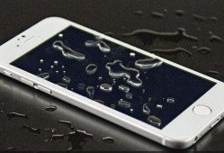 iPhone手机进水怎么办？手机进水三要三不要苹果手机进水「iPhone手机进水怎么办？手机进水三要三不要」